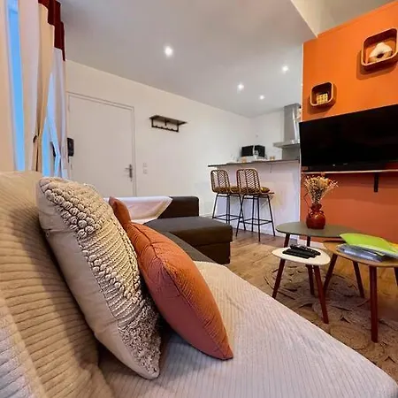 A Deux Pas Des Arenes Et De La Gare Apartament *