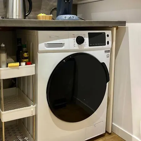 A Deux Pas Des Arenes